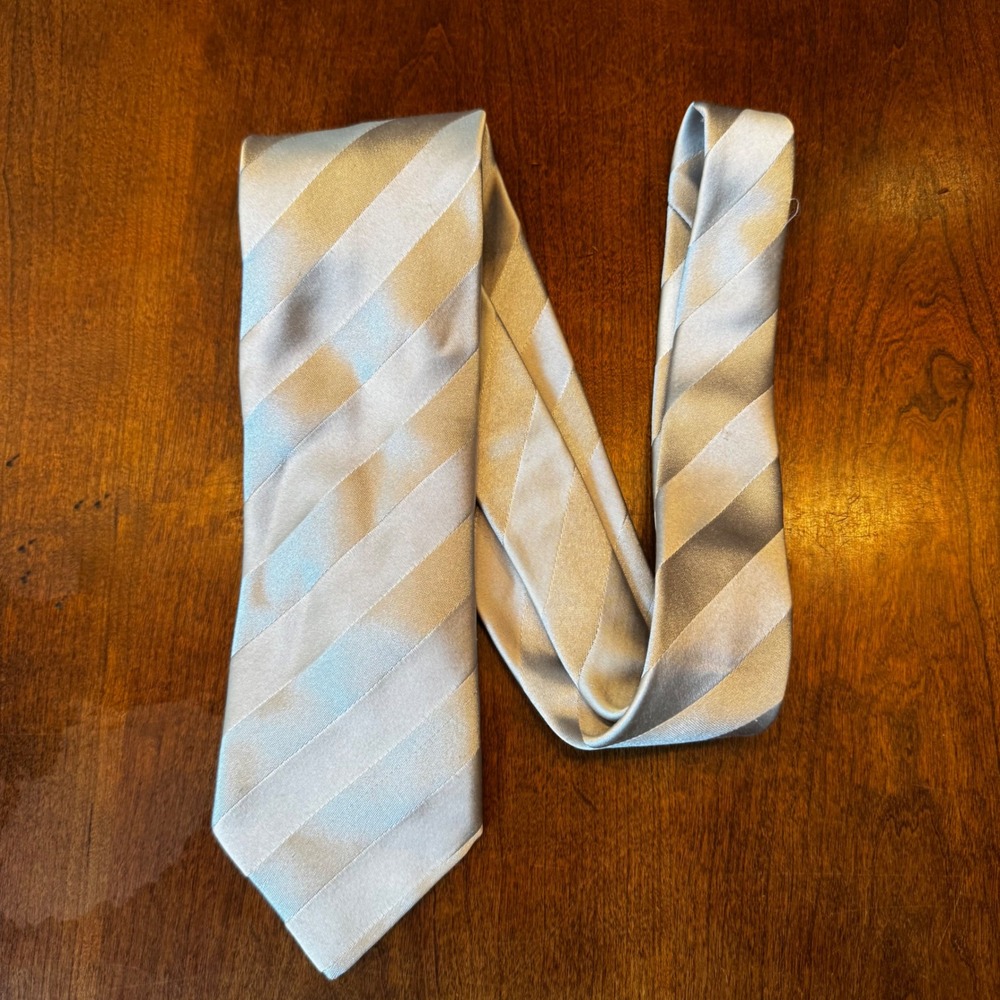 Brioni Tie Men OS Silver Grey Tonal Striped Silk Handmade Made in Italy Luxury